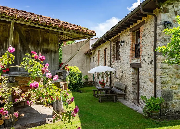 Casa De Aldea La Venta Los Probes Llanes